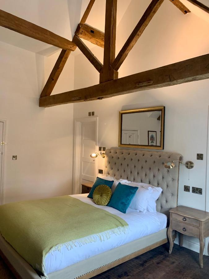 Upstairs At 33 - Self Check In Boutique Accommodation In Worcester Centre Экстерьер фото