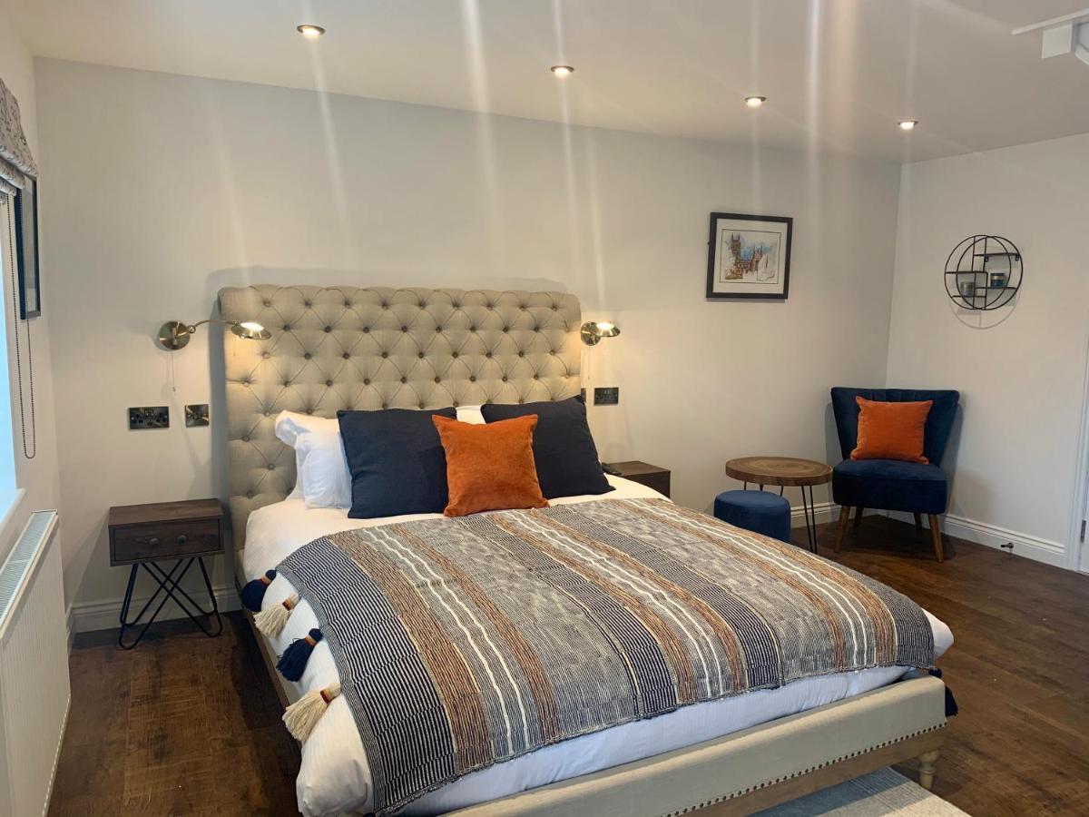 Upstairs At 33 - Self Check In Boutique Accommodation In Worcester Centre Экстерьер фото