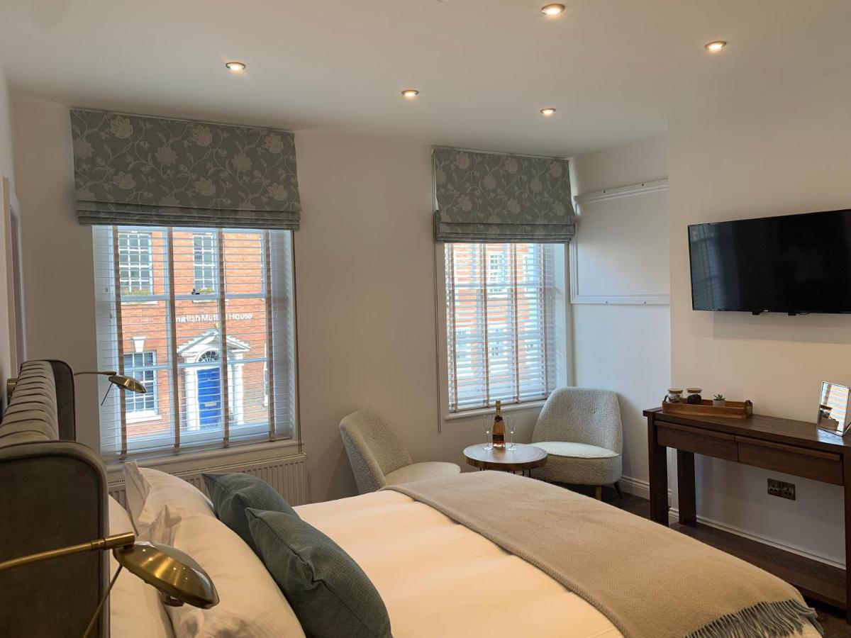 Upstairs At 33 - Self Check In Boutique Accommodation In Worcester Centre Экстерьер фото