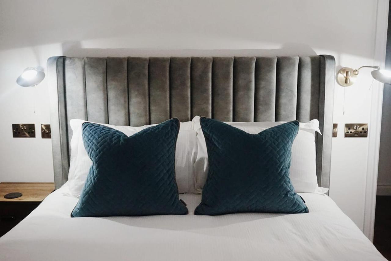 Upstairs At 33 - Self Check In Boutique Accommodation In Worcester Centre Экстерьер фото